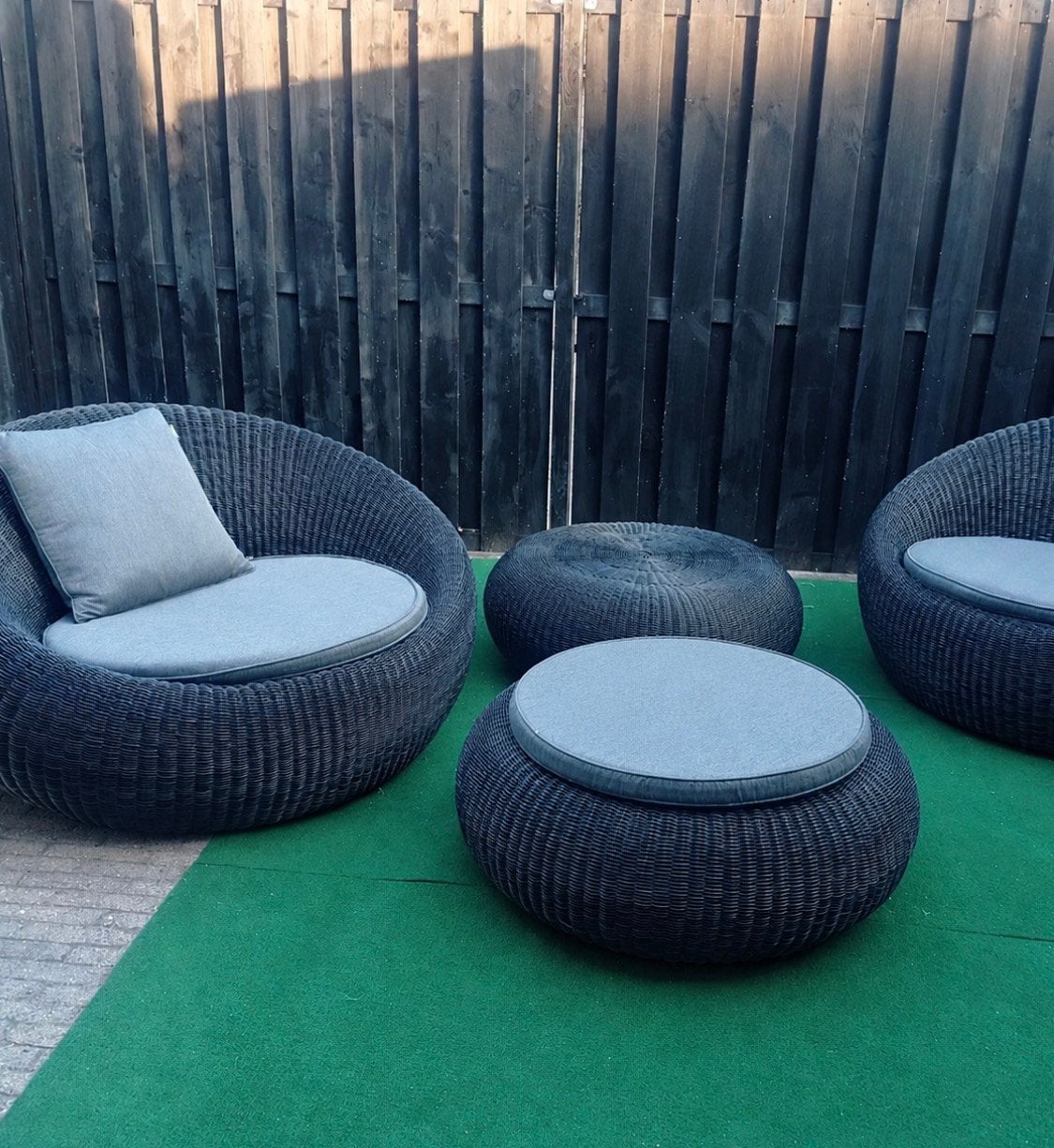 Apple Bee Tuinset 2 Stoelen + 2 Hockers, Tuin en Terras, Tuinsets en Loungesets, Ophalen, Zo goed als nieuw, Wicker, Stoel