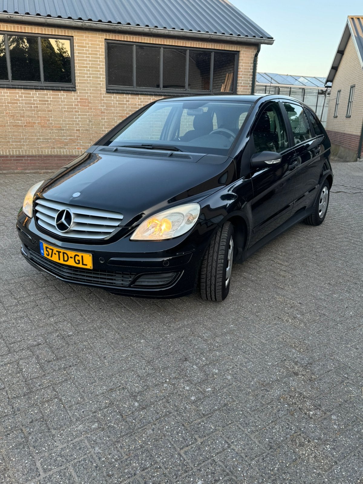 Mercedes-Benz B-Klasse 1.5 B150 5DRS 2006 Zwart, Voorwielaandrijving, 15 km/l, 1498 cc, Zwart