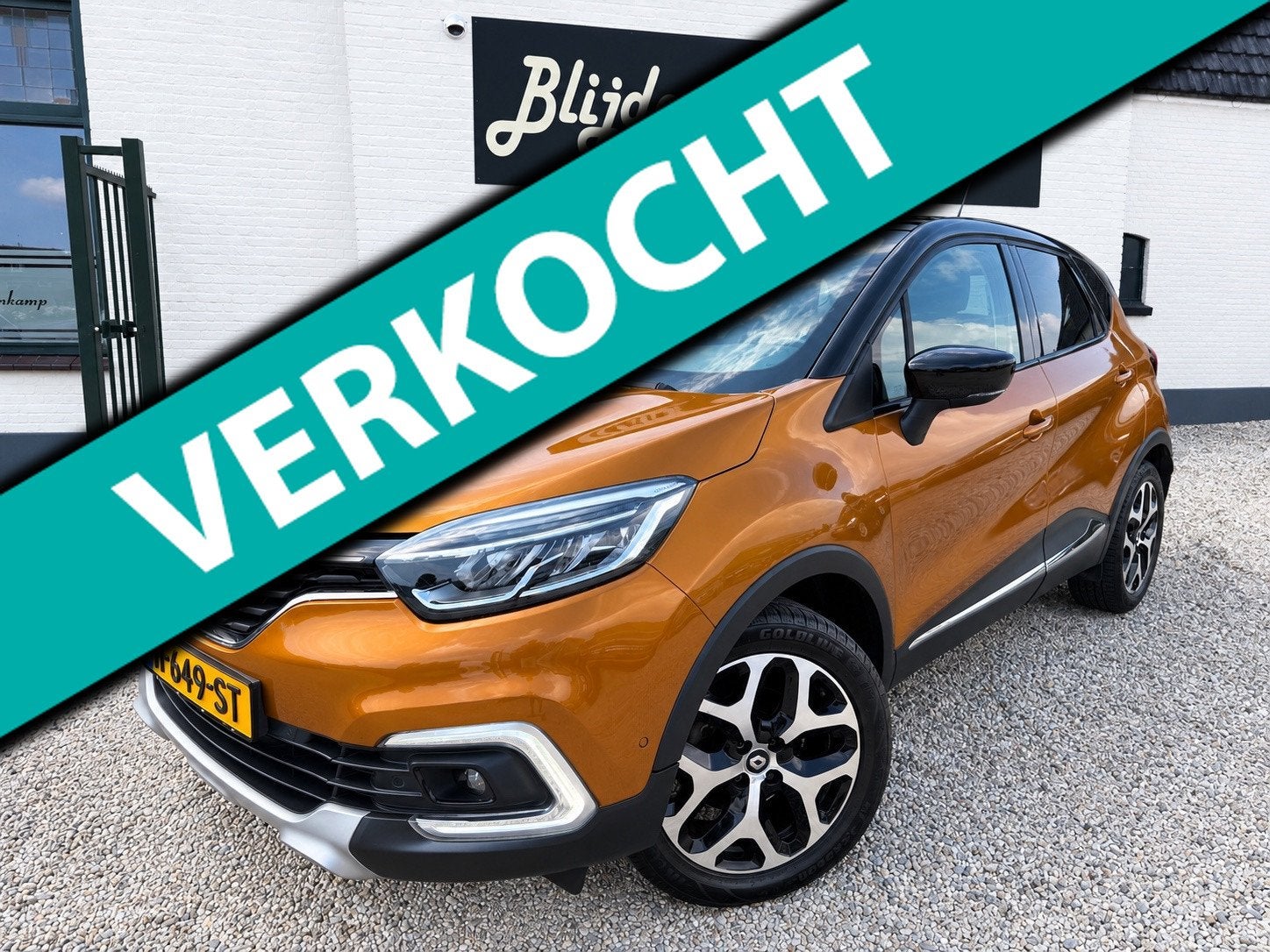 Renault Captur 1.2 TCe Initiale Paris Camera | Navi | Leer |, Auto's, Voorwielaandrijving, Gebruikt, 635 kg, Parkeerassistent