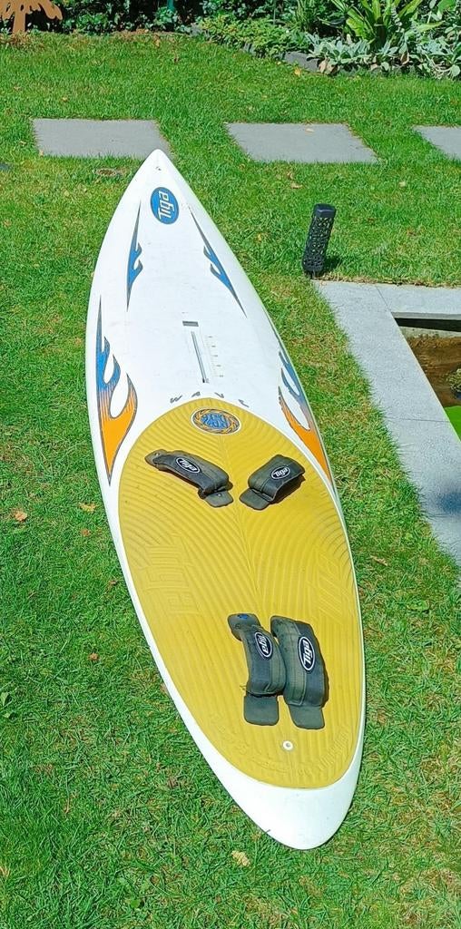 Windsurfboard Tiga Wave 260 - Perfect voor golven, Watersport en Boten, Windsurfen, Ophalen, 250 tot 300 cm, Gebruikt, Met vin(nen)