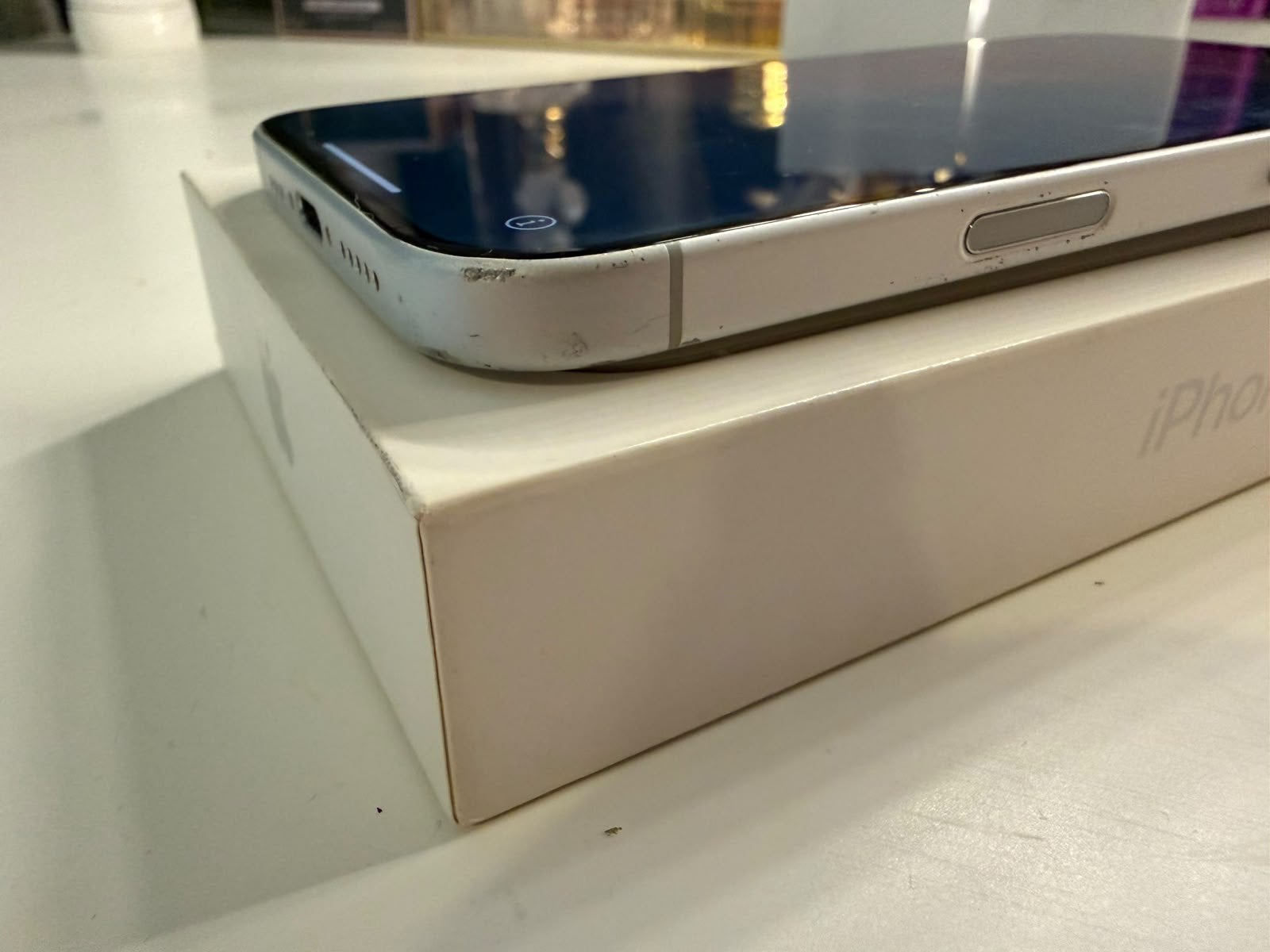 Foto 6 van Iphone 16 white 128GB