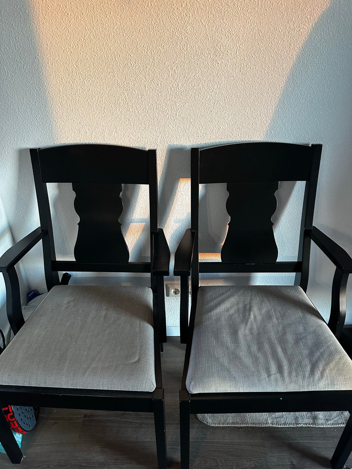 Set van 2 zwarte houten stoelen met stoffen zitting, Huis en Inrichting, Stoelen, Ophalen, Gebruikt, Twee, Zwart