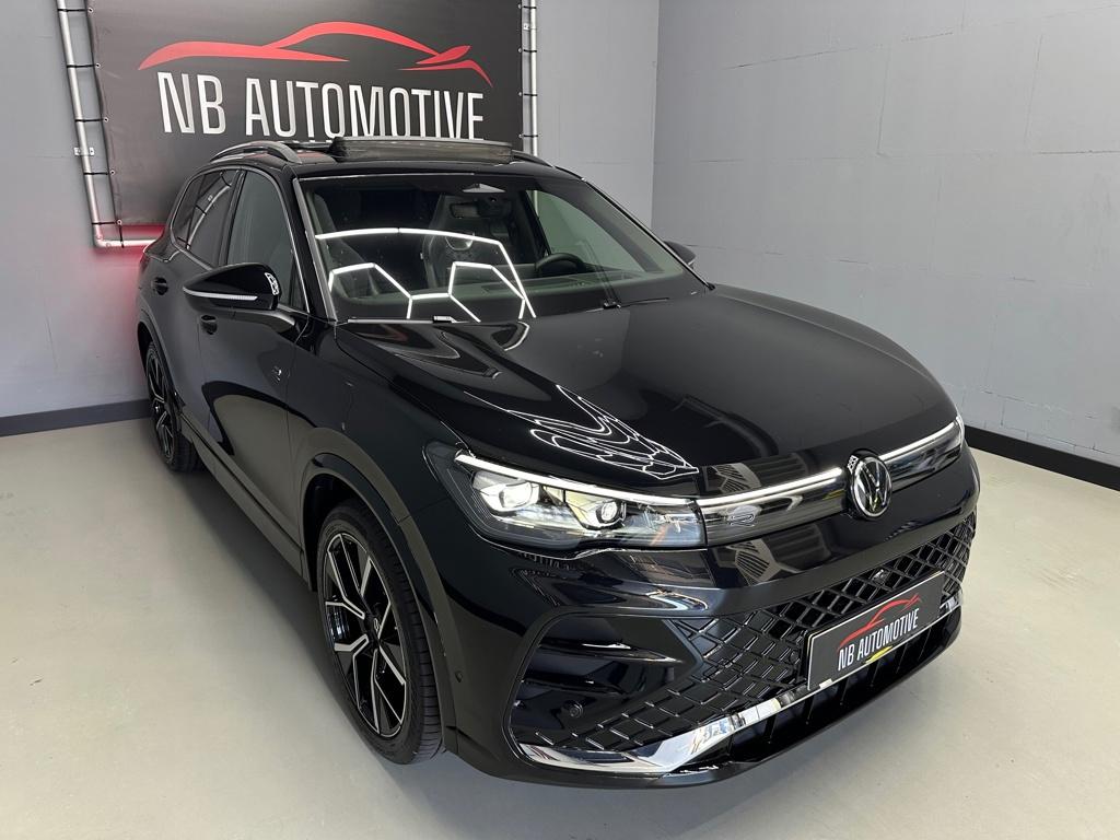 Volkswagen Tiguan 1.5 eTSI R-Line Business, Auto's, Euro 6, 4 cilinders, 150 pk, Zwart