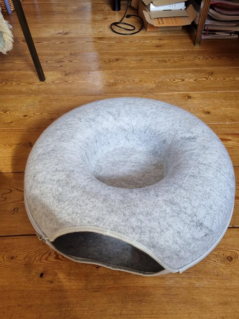 Vilten donutmandje van modern living, Ophalen