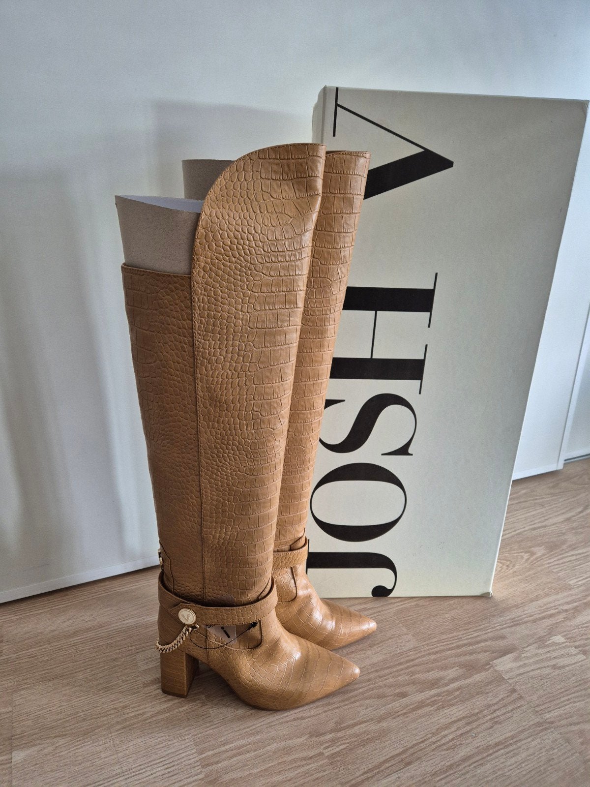 Josh V laarzen, maat 38, nieuw in doos, Kleding | Dames, Hoge laarzen, Beige, Nieuw, Ophalen of Verzenden