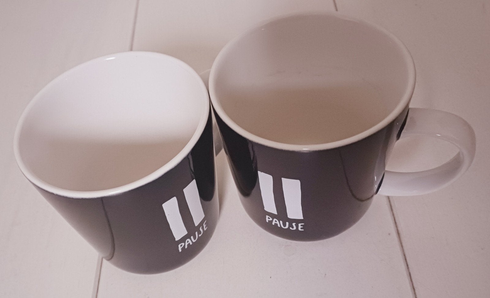 2 gave PAUZE mokken vd Hema., Ophalen, Zo goed als nieuw