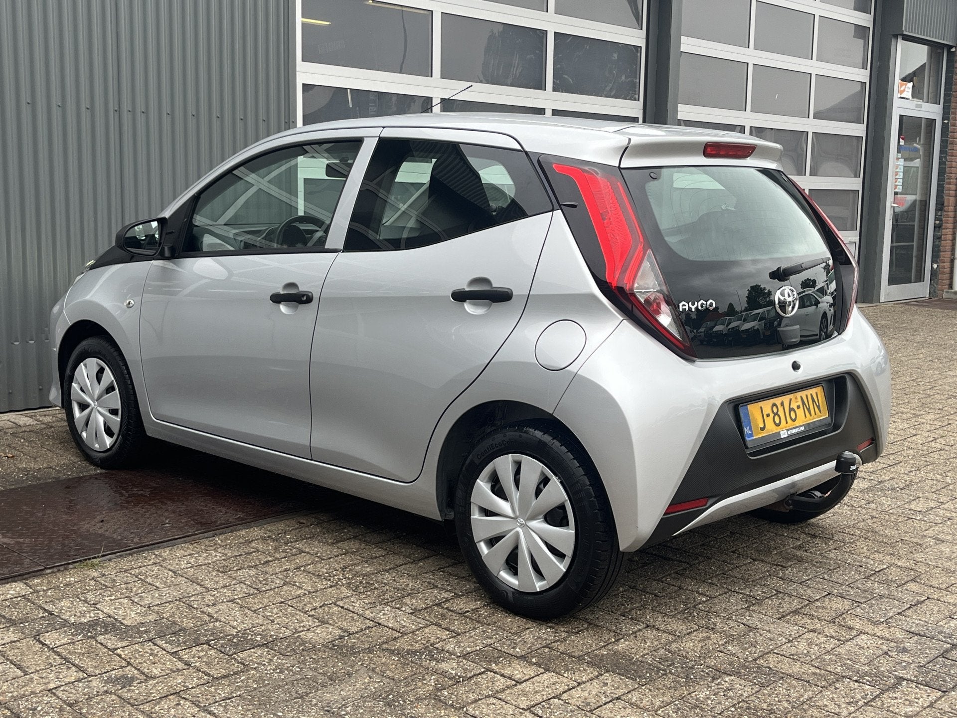 Toyota Aygo 1.0 VVT-i x-fun Airco Cruise controle Trekhaak R, Voorwielaandrijving, Stof, Gebruikt, 4 stoelen