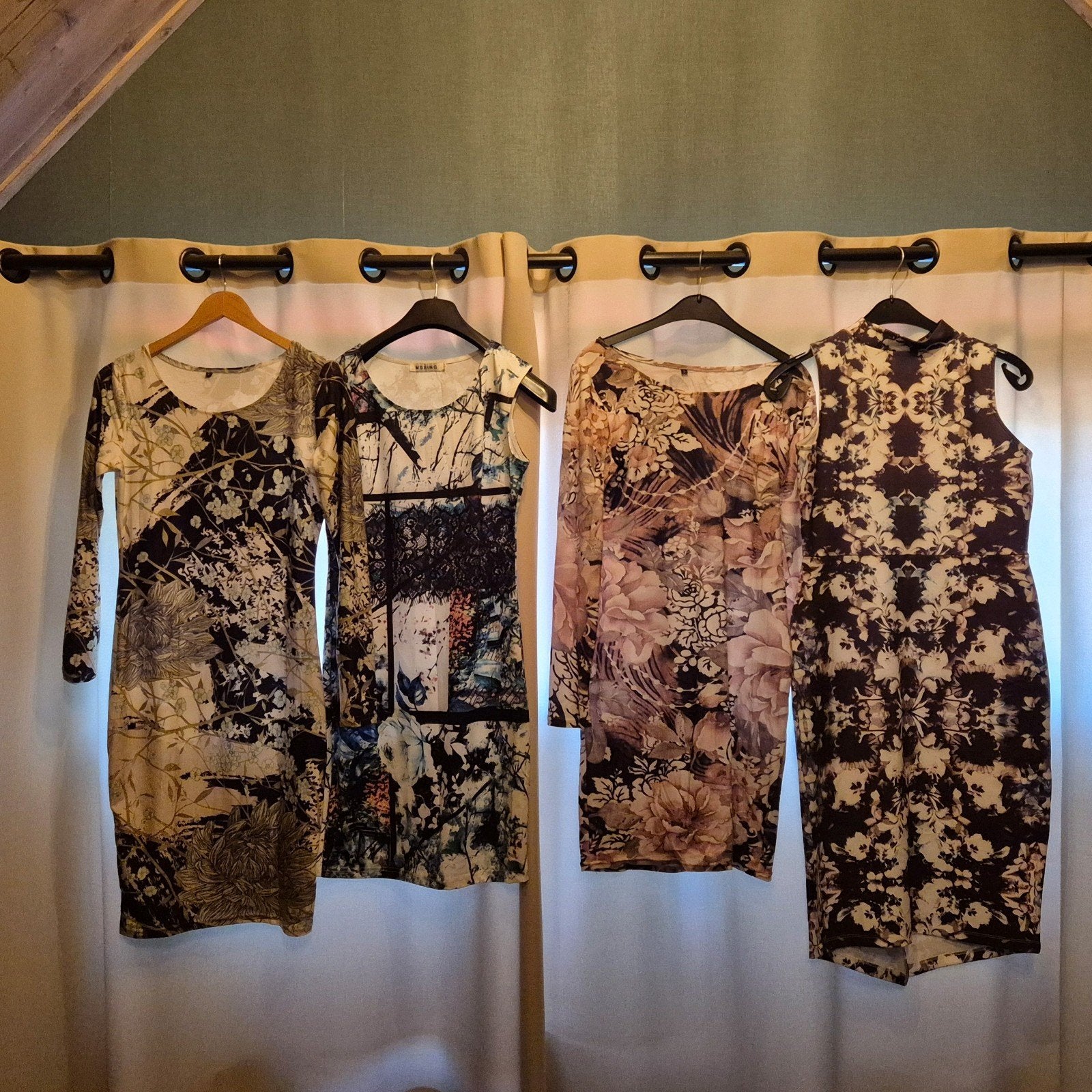 Pakket van 4 gebloemde  jurken maat L, Kleding | Dames, Meerkleurig, Maat 42/44 (L), Ophalen of Verzenden, Zo goed als nieuw