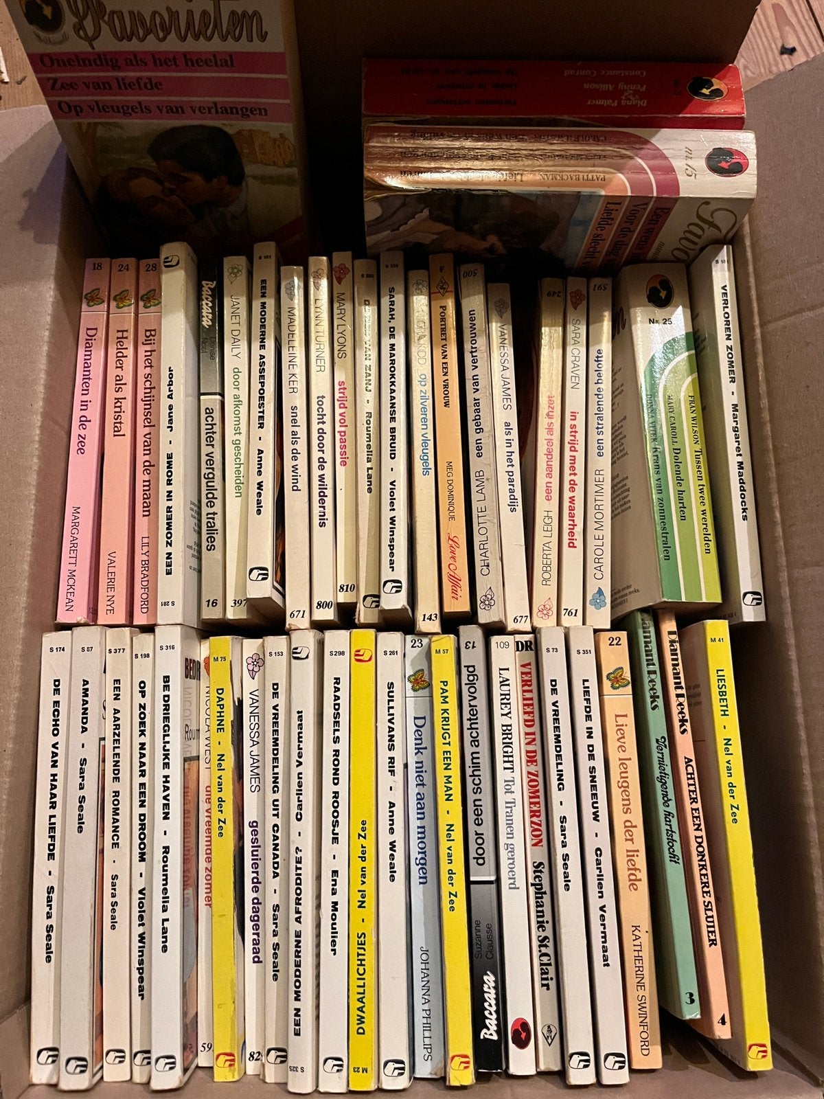 Bouquet en andere meer dan 100 stuks, Boeken, Ophalen, Gelezen, Nederland