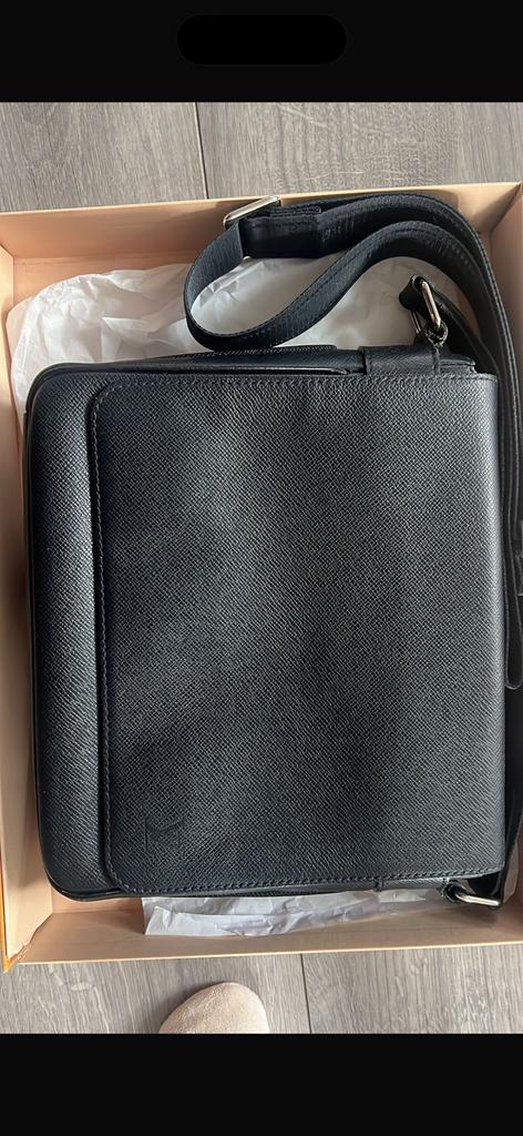 Louis Vuitton Messenger Bag Full Leather, Computers en Software, Laptoptassen, Ophalen of Verzenden, Zo goed als nieuw