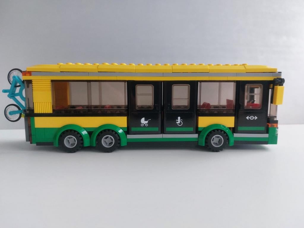 Lego City 60154 Bushalte, Kinderen en Baby's, Speelgoed | Duplo en Lego, Ophalen of Verzenden, Zo goed als nieuw, Complete set