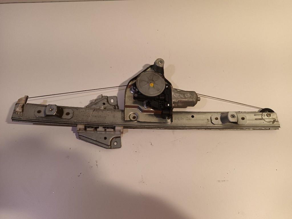 Raammechaniek elektrisch rechts achter Suzuki Grand Vitara, Onderdelen@venauto.nl, Van der Ven Autorecycling B.V., Gebruikt, Ettenseweg 76, 4706 PB Roosendaal, The Netherlands