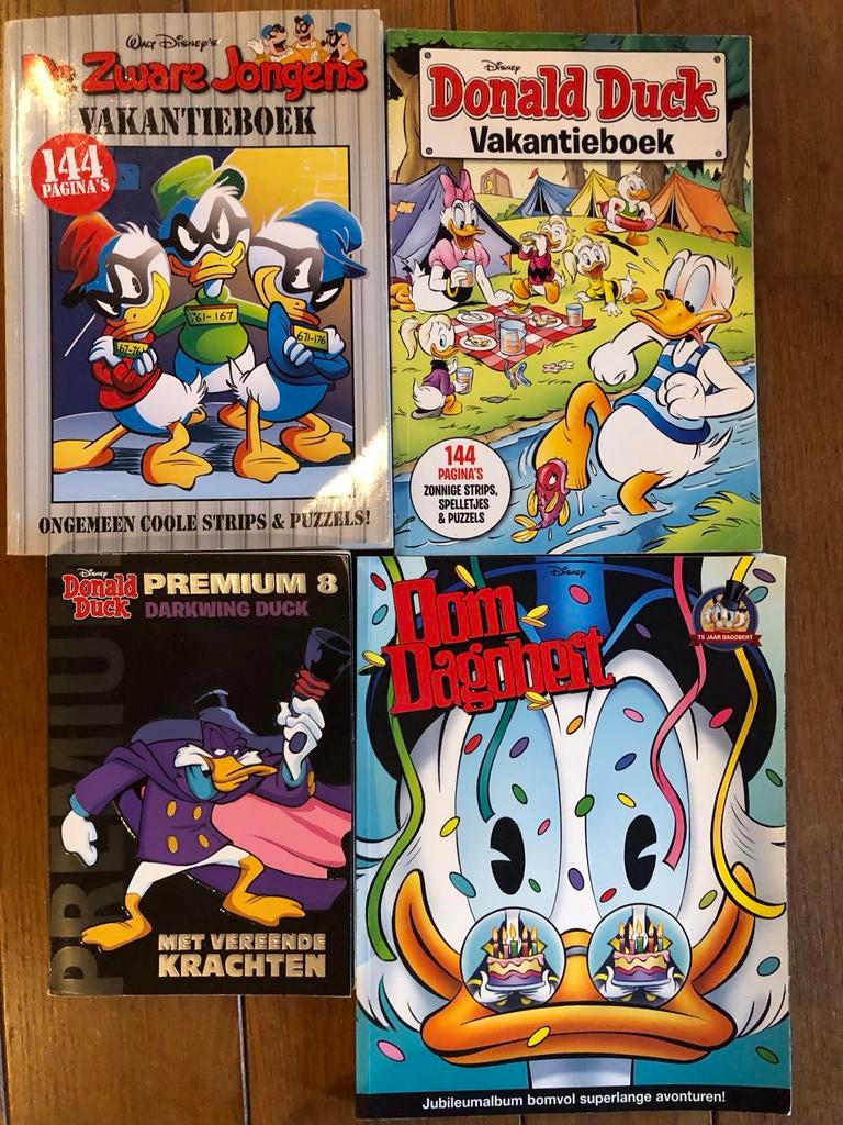Donald Duck Boeken - 4 Stuks, Boeken, Meerdere stripboeken, Ophalen, Zo goed als nieuw