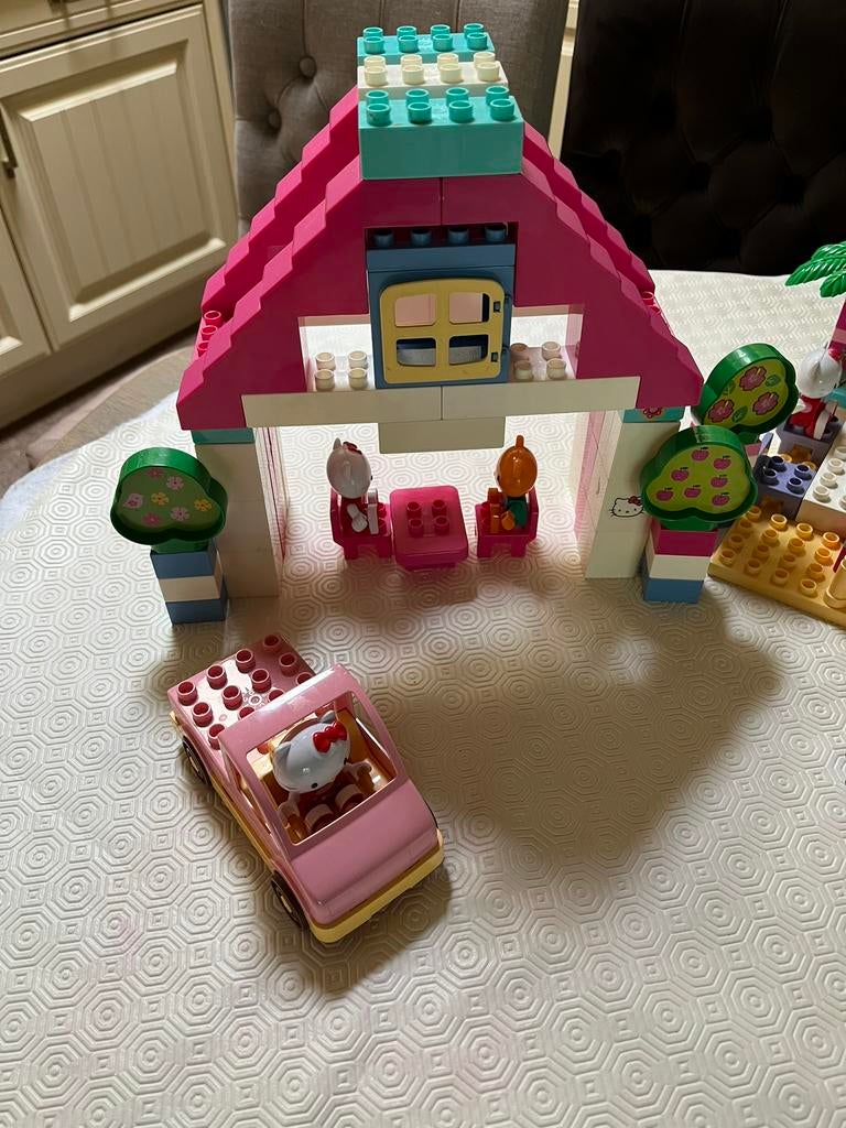 Lego Duplo Een heel dorp Hello Kitty, Kinderen en Baby's, Speelgoed | Duplo en Lego, Ophalen of Verzenden, Gebruikt, Duplo