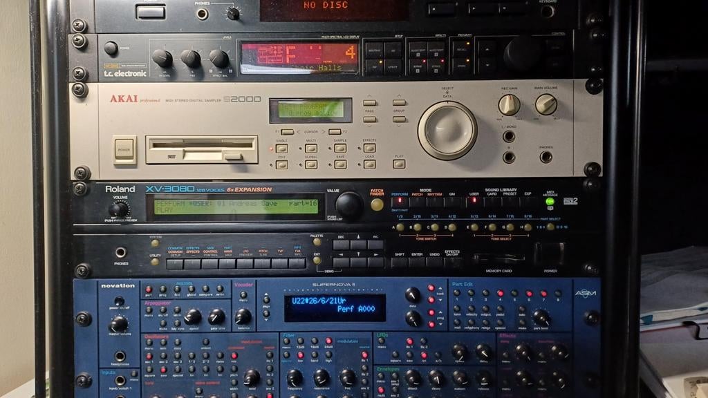 Roland XV-3080 incl. 2 kaarten - Supreme Dance & House, Muziek en Instrumenten, Synthesizers, Roland, Zo goed als nieuw, Met midi-aansluiting