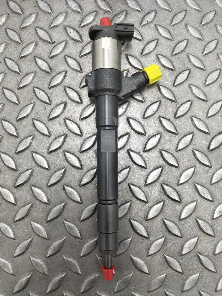 MITSUBISHI L200 BRANDSTOF INJECTOR / VERSTUIVER 2019, Ophalen of Verzenden, Gebruikt, Stiba lid