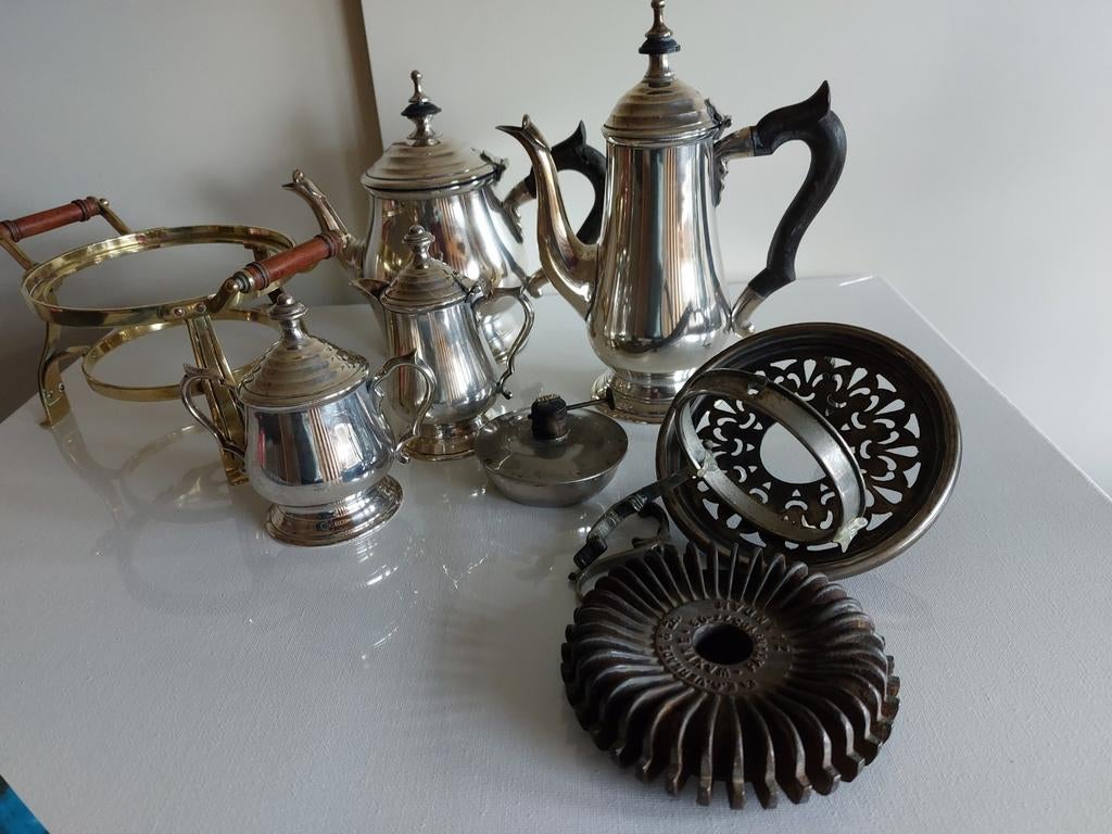 Zilverkleurige koffie- en theepot set met warmhouder, Ophalen of Verzenden