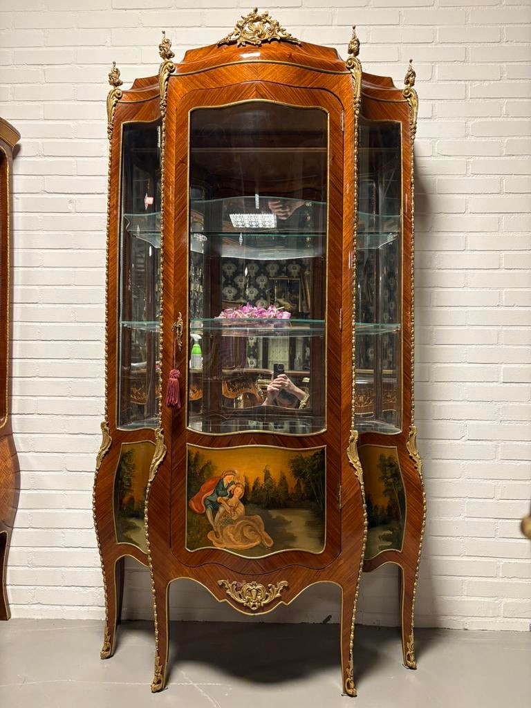 Barok vitrine model romeo juliet, Antiek en Kunst, Antiek | Meubels | Kasten, Ophalen of Verzenden