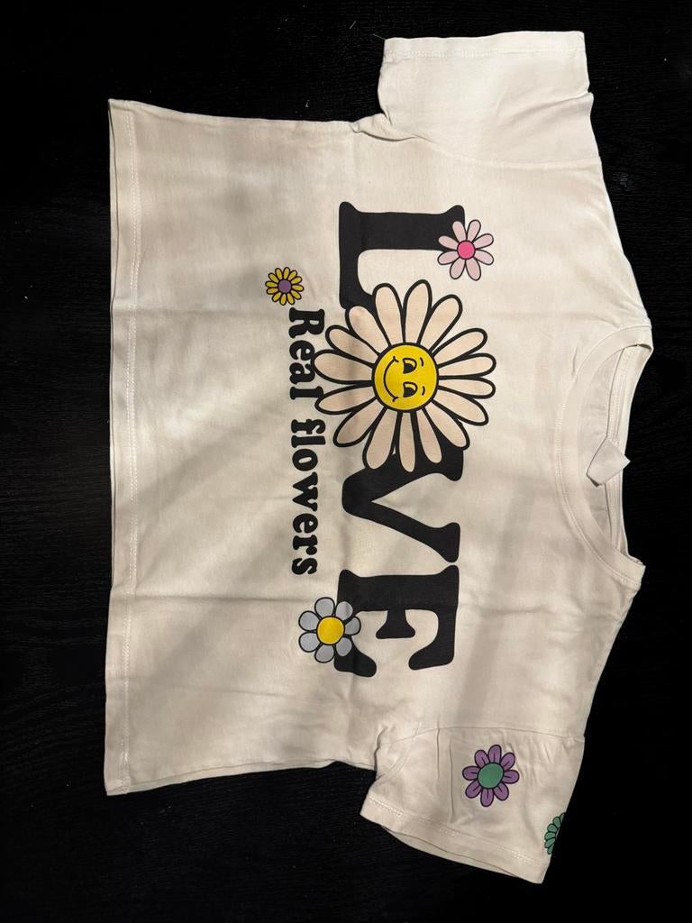 Wit shirt met 'Love' en bloem, Ophalen of Verzenden, Zo goed als nieuw, Meisje