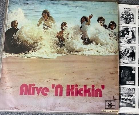 Alive 'nKickin'/Association/CCR/ChicoryTip/Byrds/LouChristie, Ophalen of Verzenden, Zo goed als nieuw, Overige formaten