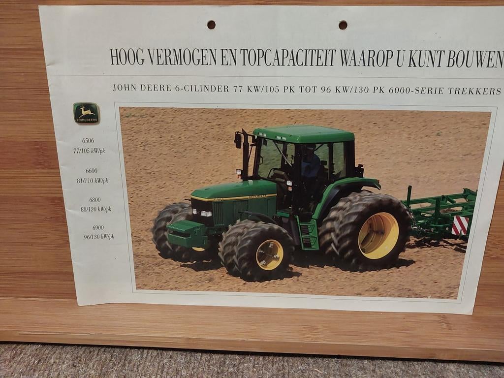 John Deere Folders - Tractoren en Landbouwmachines, Ophalen of Verzenden, Gelezen, Algemeen, John Deere