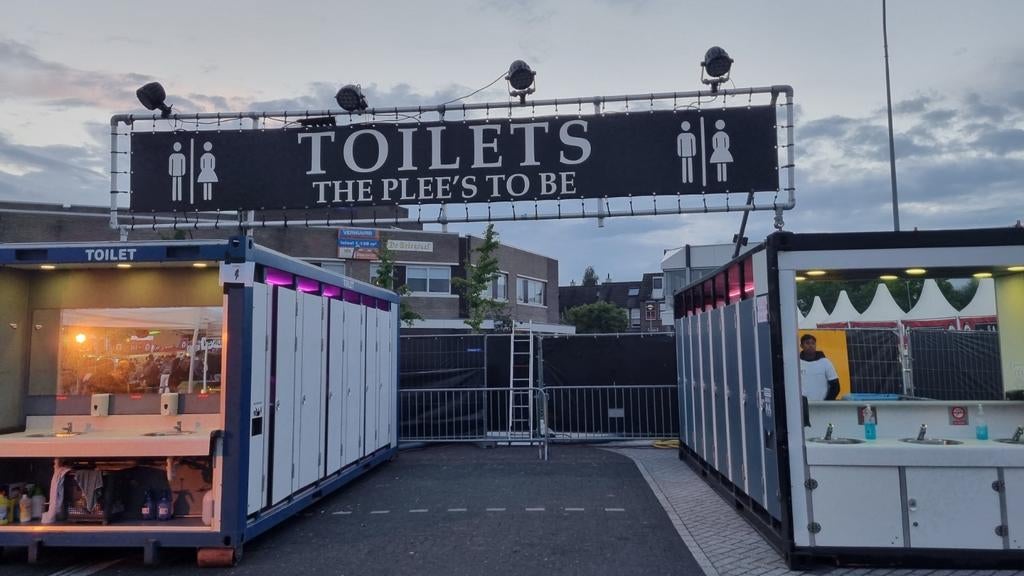 Toiletwagen met personeel  toilet juffrouw  toiletbeheer, Ophalen, Gebruikt, Overige