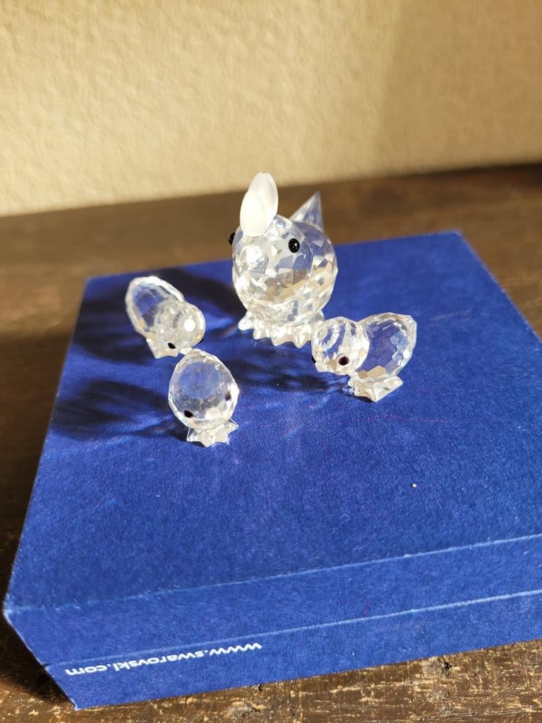 Swarovski Kip met Kuikens Kristal, Verzamelen, Swarovski, Ophalen of Verzenden, Zo goed als nieuw, Figuurtje