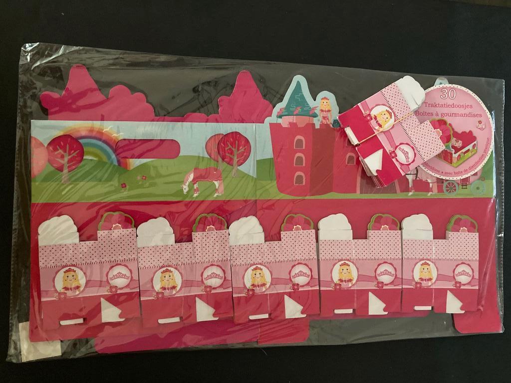 bedankjes prinses doosjes 30 stuks en 1 presenteer plateau, Ophalen of Verzenden, Nieuw, Overige