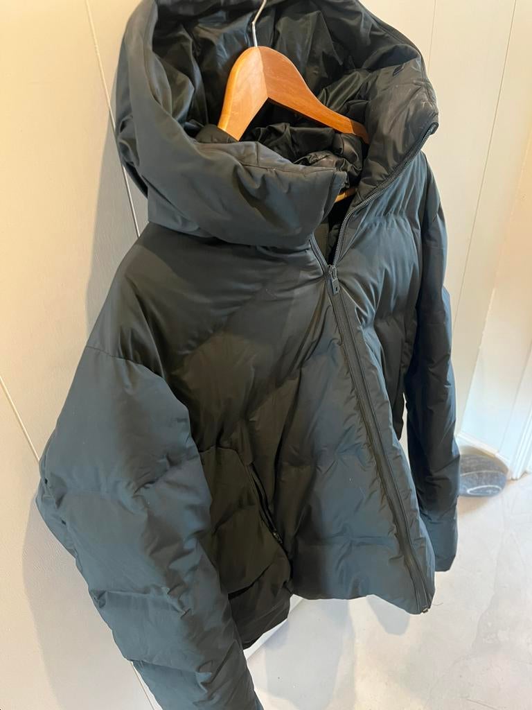 uniqlo mans puffer jacket L, Kleding | Dames, Jassen | Winter, Ophalen of Verzenden, Zo goed als nieuw, Zwart