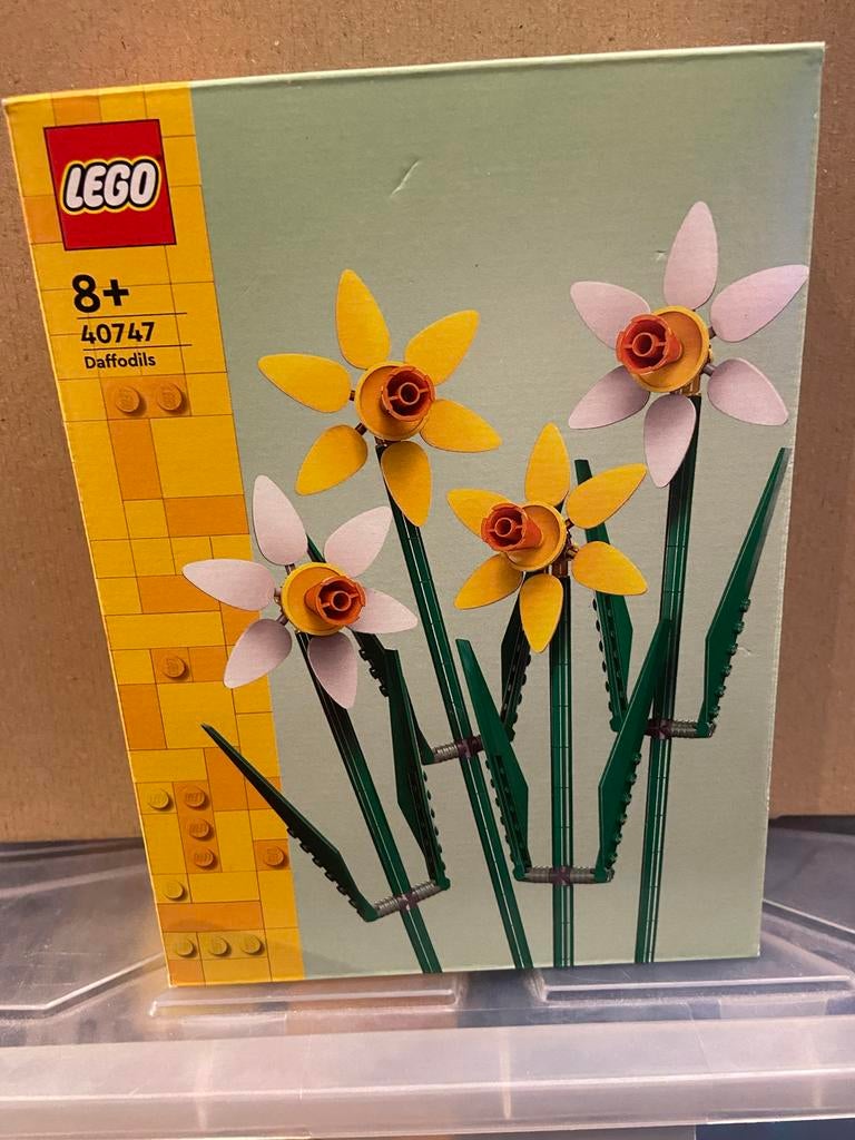 Lego 40747 Daffodils bloemen - Nieuw in verzegelde doos!, Ophalen of Verzenden, Nieuw, Groter dan 1:32