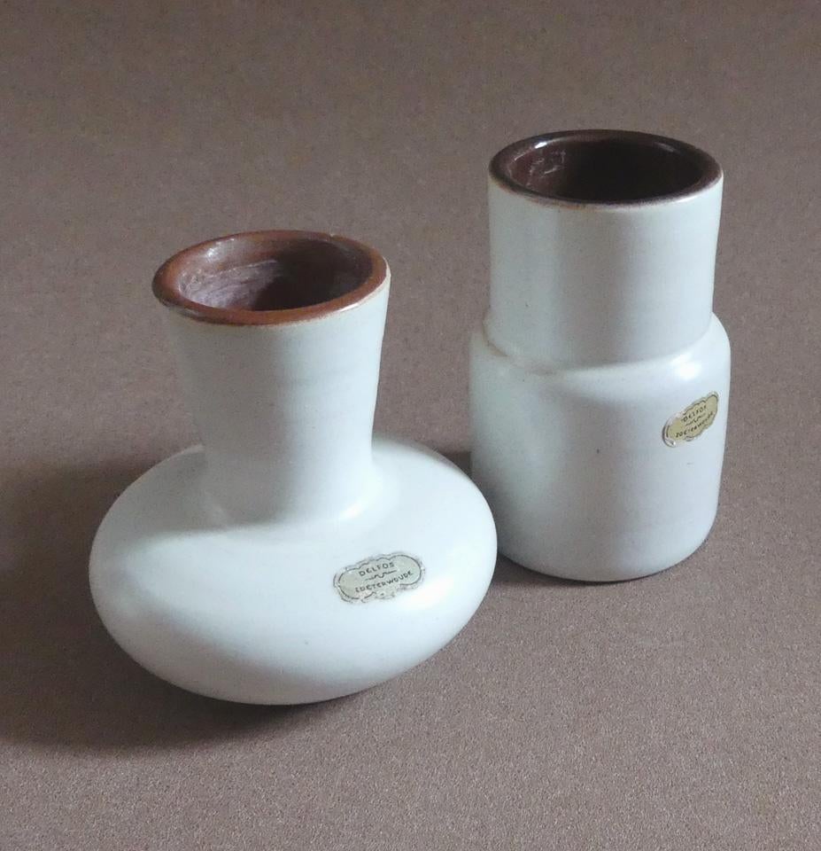 Delfos Zoeterwoude vaasjes duo vintage wit zijdemat Nederlan, Gebruikt, Wit, Aardewerk of Porselein, Ophalen of Verzenden