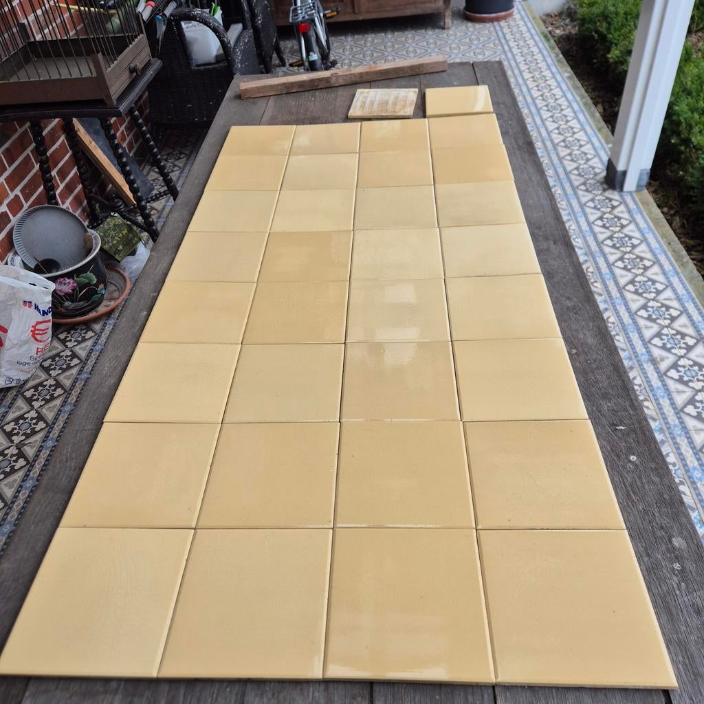 > 30m2 Antieke warm gele wandtegels klein facetrandje 15x15, Antiek en Kunst, Ophalen