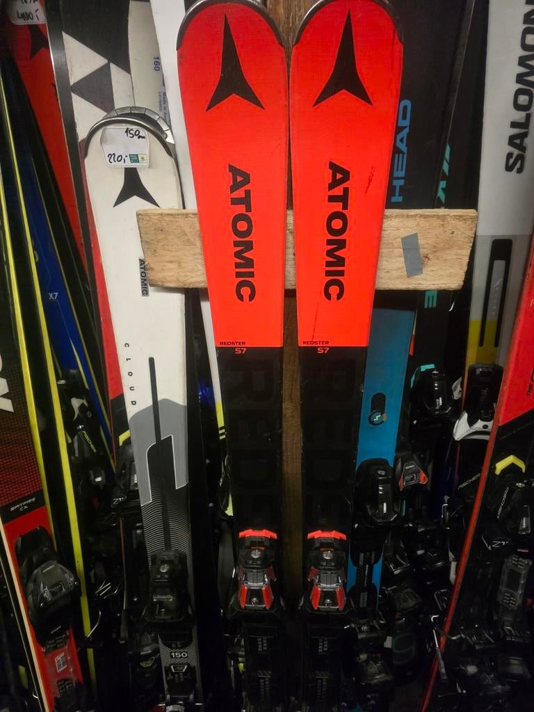 163cm ATOMIC REDSTER S7 WOODCORE TITANIUM, 160 tot 180 cm, Ophalen of Verzenden, Zo goed als nieuw, Carve