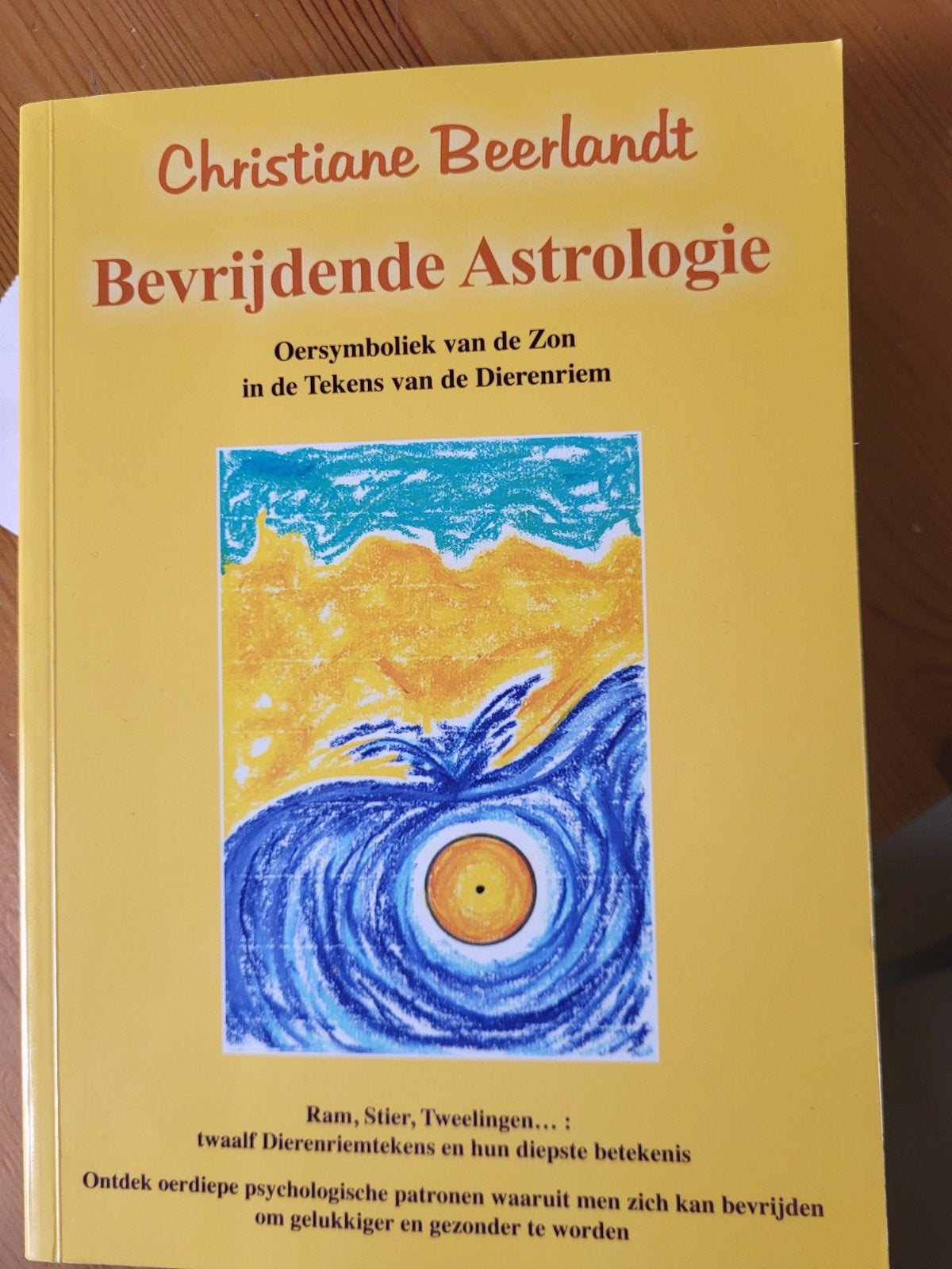 Christiane Beerlandt - Bevrijdende astrologie, Boeken, Achtergrond en Informatie, Ophalen of Verzenden, Zo goed als nieuw, Christiane Beerlandt