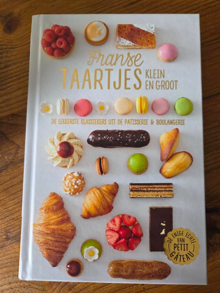 Bakboek: Franse Taartjes klein en groot - Petit Gâteau, Gelezen, Ophalen of Verzenden, Meike Schaling en Patrice Andrieu, Taart, Gebak en Desserts