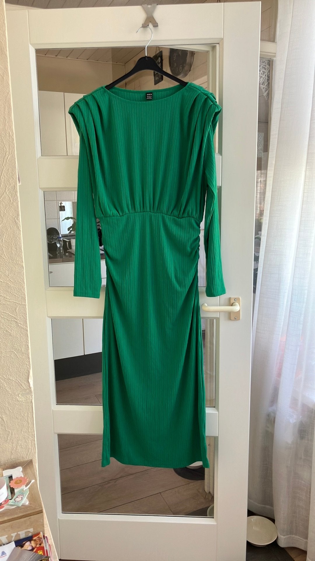 Lange mooie groene stretch japon mt XL/44, Kleding | Dames, Jurken, Maat 42/44 (L), Ophalen of Verzenden, Zo goed als nieuw, Onder de knie