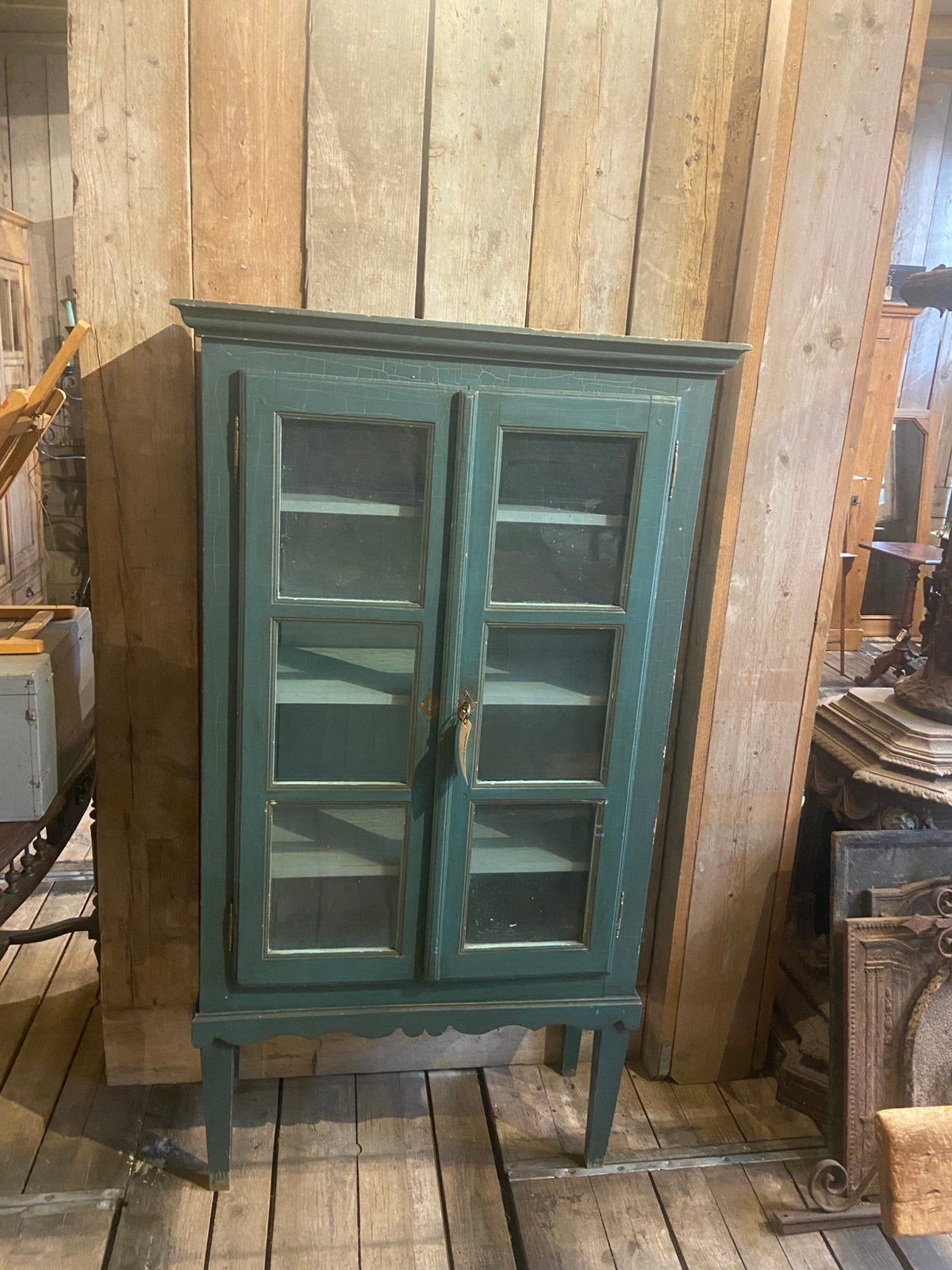 Oude Brocante Franse vitrine vitrinekast op pootjes, Ophalen
