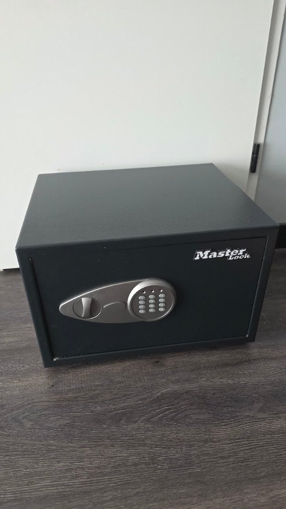 Master Lock - Kluis, Ophalen, Zo goed als nieuw, IJzer, Overige typen