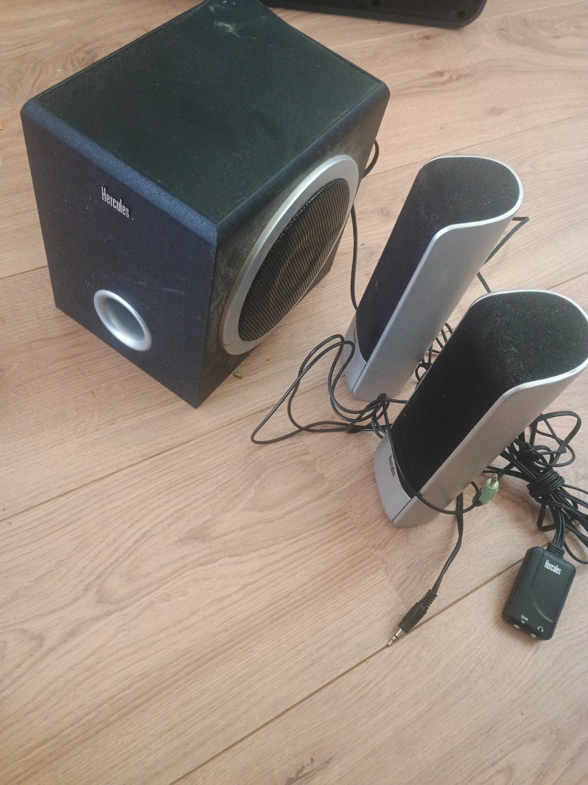 Hercules amplified subwoofer and speakers, Computers en Software, Pc speakers, Ophalen of Verzenden