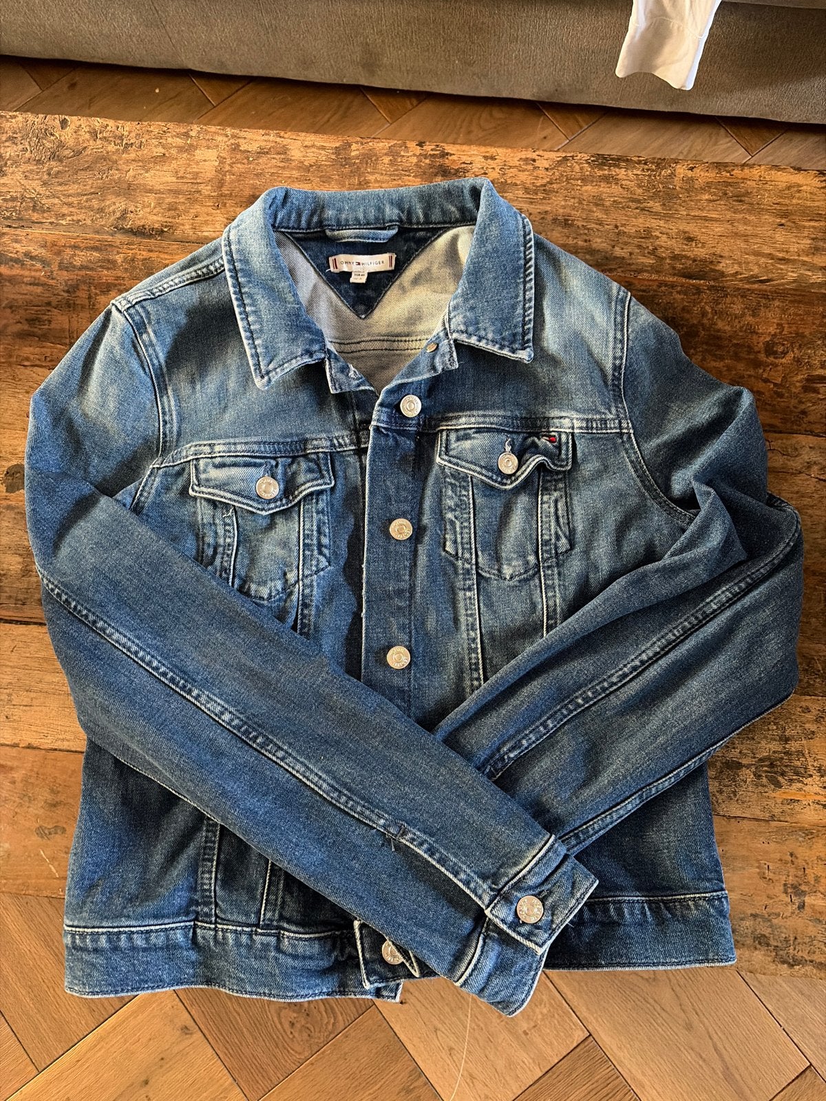 Tommy Hilfiger spijkerjack maat 40, Ophalen of Verzenden, Zo goed als nieuw, Maat 38/40 (M), Blauw