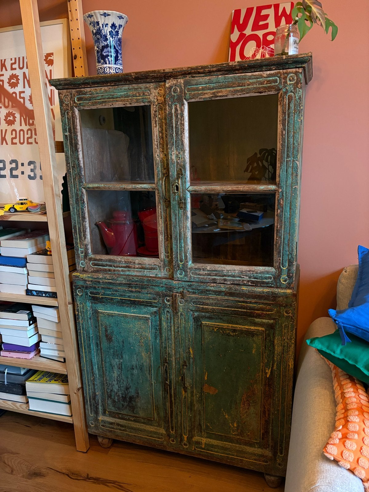 Vintage Oude Houten Kast met Glazen Deuren - Charmant en Uni, Ophalen