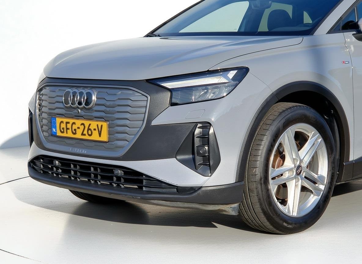 Audi Q4 e-tron 35 Launch edition 55 kWh, Automaat, Gebruikt, Zwart, 1865 kg