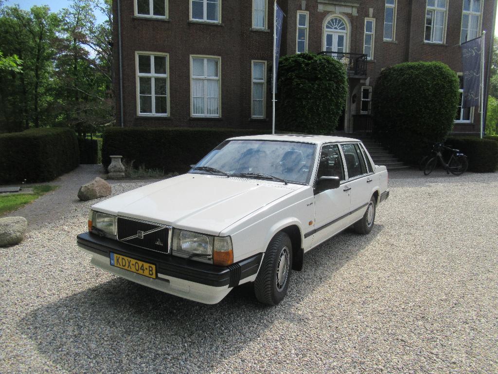 Volvo 740 GL1990 Wit, Uniek ! Slechts 1 eigenaar. Weinig km!, Auto's, 680 kg, 4 cilinders, 113 pk, Open dak