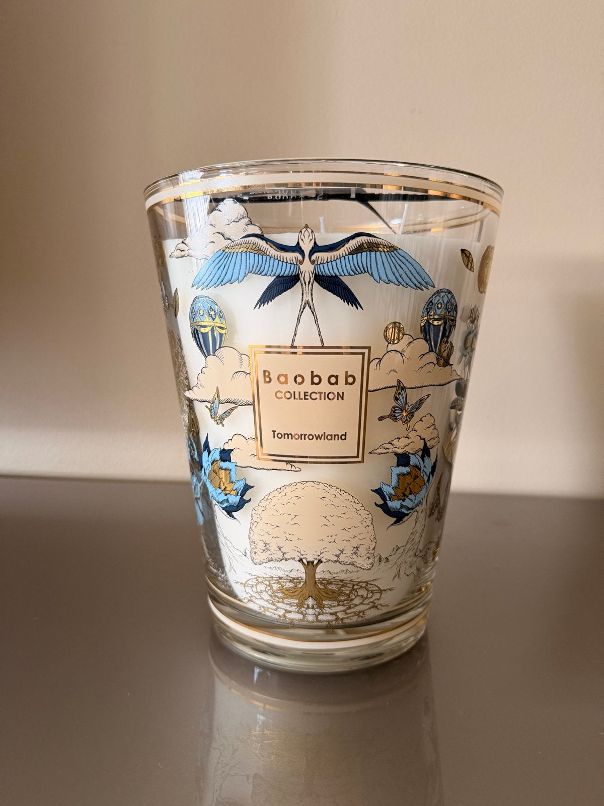 Baobab Collection Tomorrowland geurkaars 3kg 2026 editie, Huis en Inrichting, Woonaccessoires | Kandelaars en Kaarsen, Meerkleurig