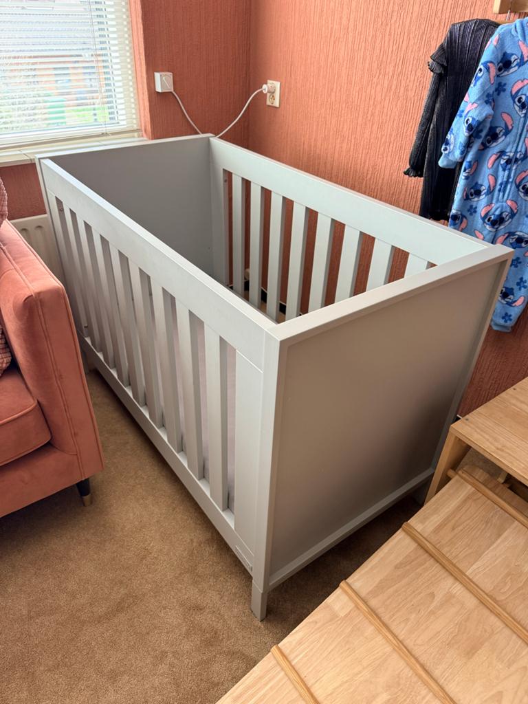 Complete Babykamer: Kledingkast, Commode en Ledikant, Kinderen en Baby's, Kinderkamer | Commodes en Kasten, Ophalen, 50 tot 70 cm