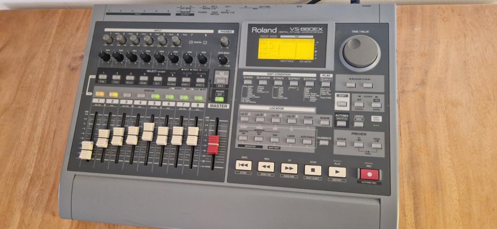 Roland VS-880EX Digital Studio Workstation, Muziek en Instrumenten, Mengpanelen, Gebruikt, Ophalen