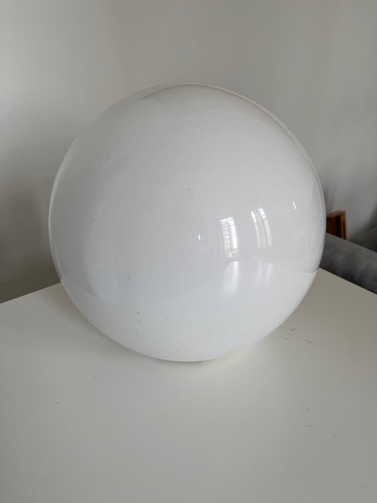 IKEA Tafellamp - Bolvormig - 25cm, Huis en Inrichting, Lampen | Tafellampen, Ophalen, Kunststof, Gebruikt, Wit