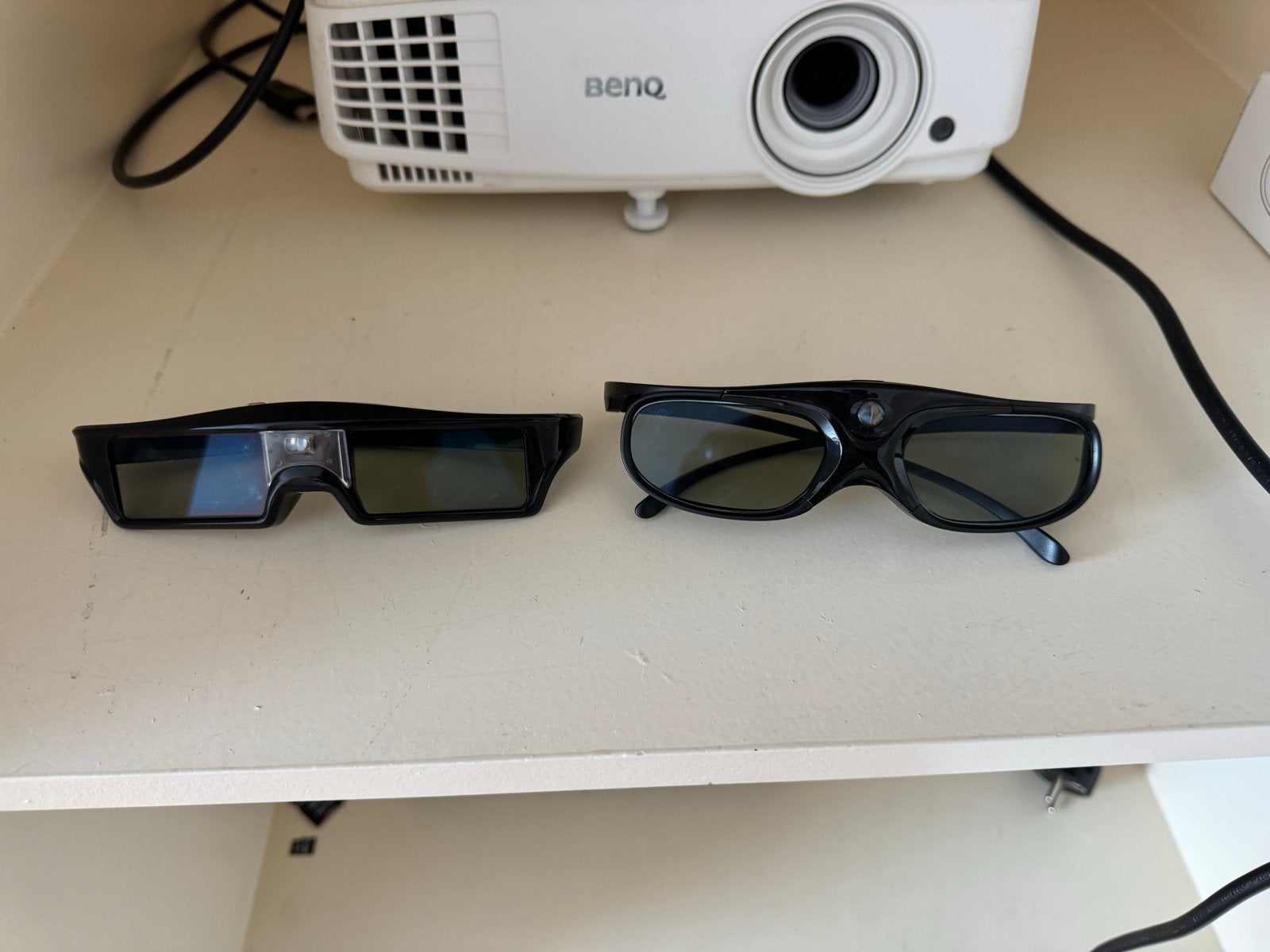 BenQ 3D Beamer met 3D brillen, Audio, Tv en Foto, Beamers, Ophalen of Verzenden, Gebruikt, DLP, Full HD (1080)