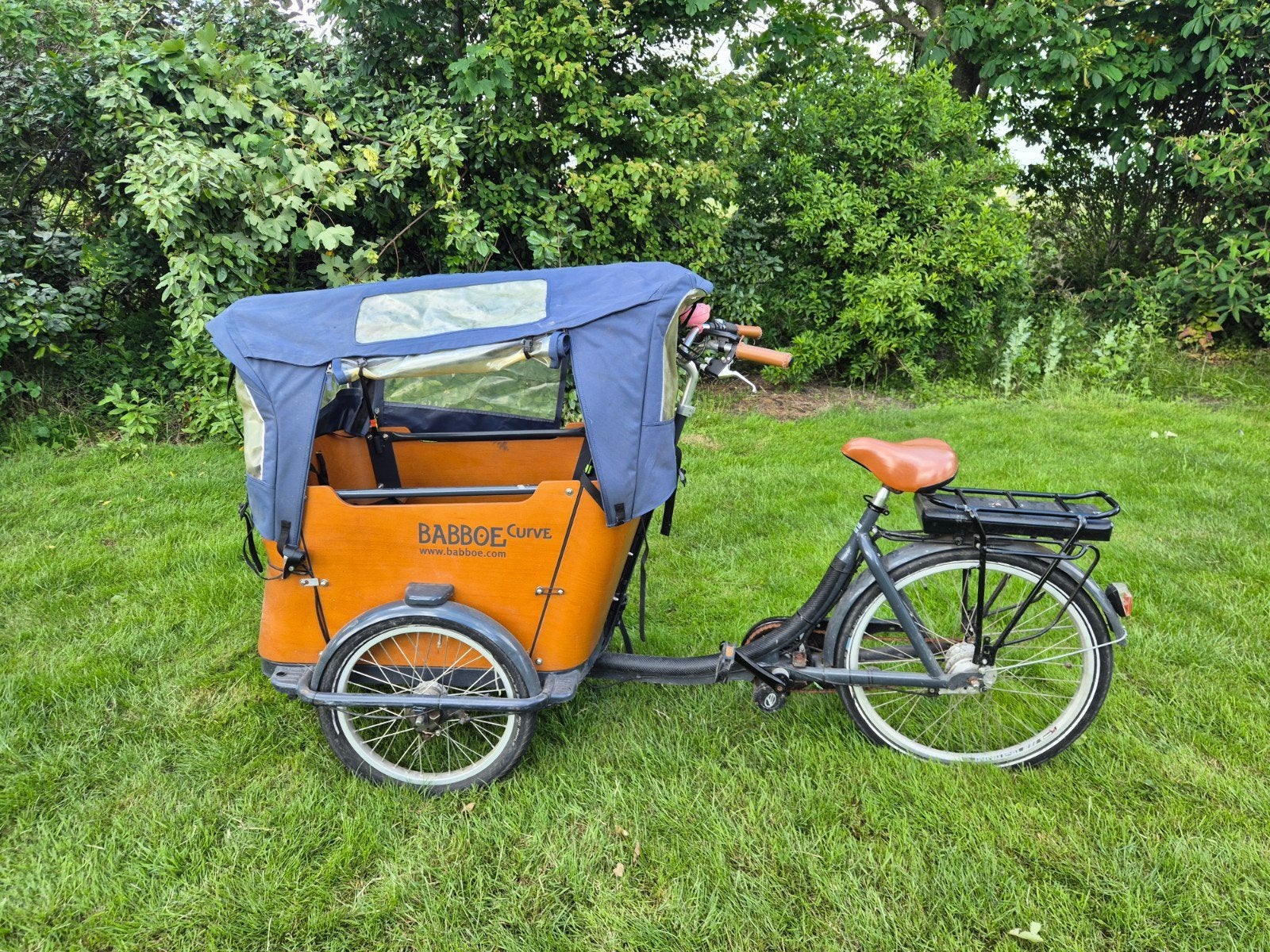 Babboe Curve Elektrische Bakfiets met regenhoes, Fietsen en Brommers, Fietsen | Bakfietsen, Ophalen, Gebruikt, 4 kinderen of meer