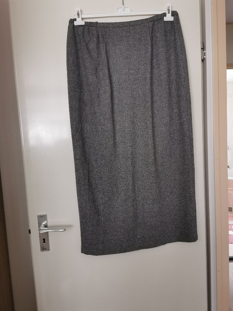 139 ..  hele mooie rok maat 48, Ophalen of Verzenden, Zo goed als nieuw, Overige kleuren, Rok